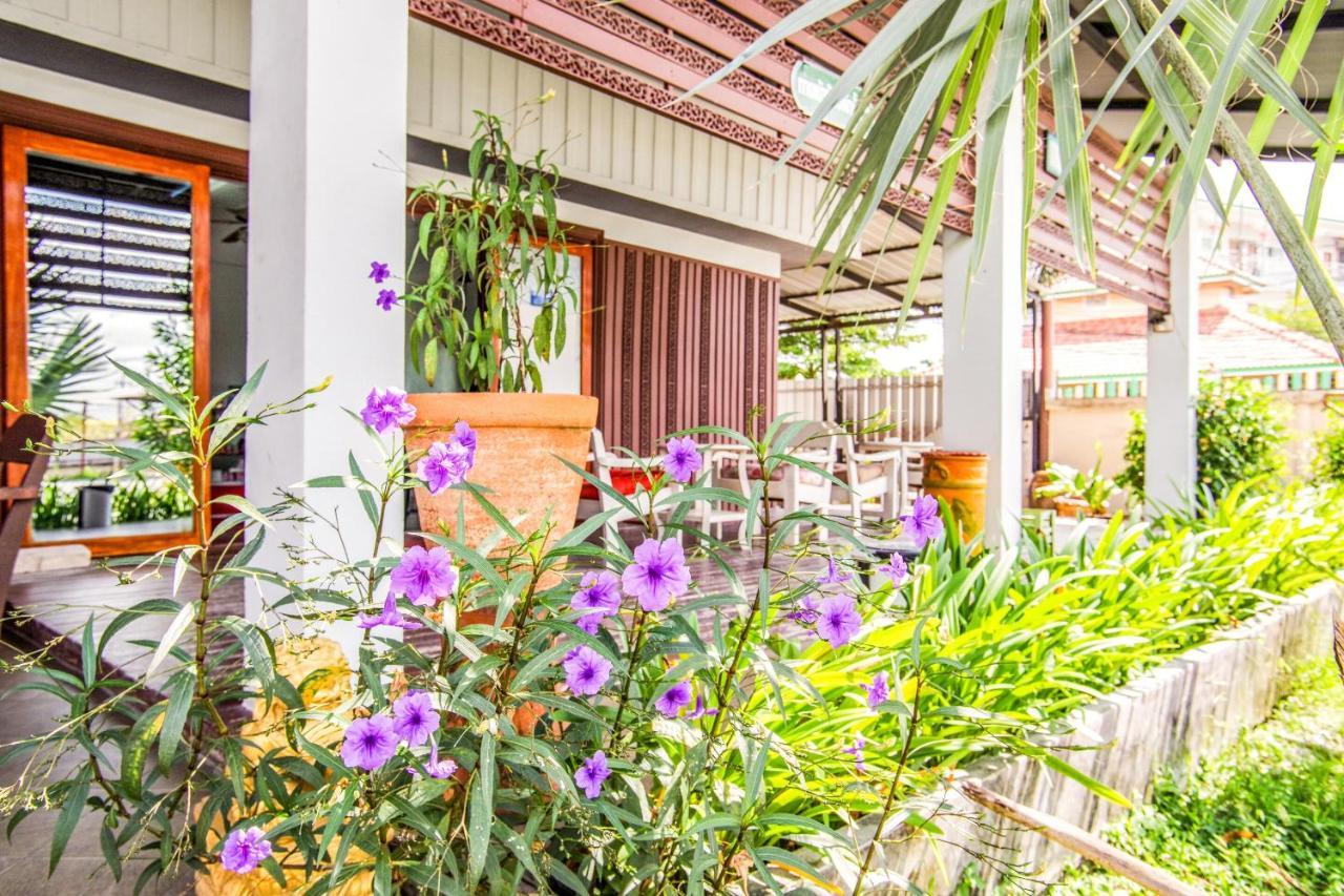 Hotel Pha Mansion Chachoengsao Esterno foto