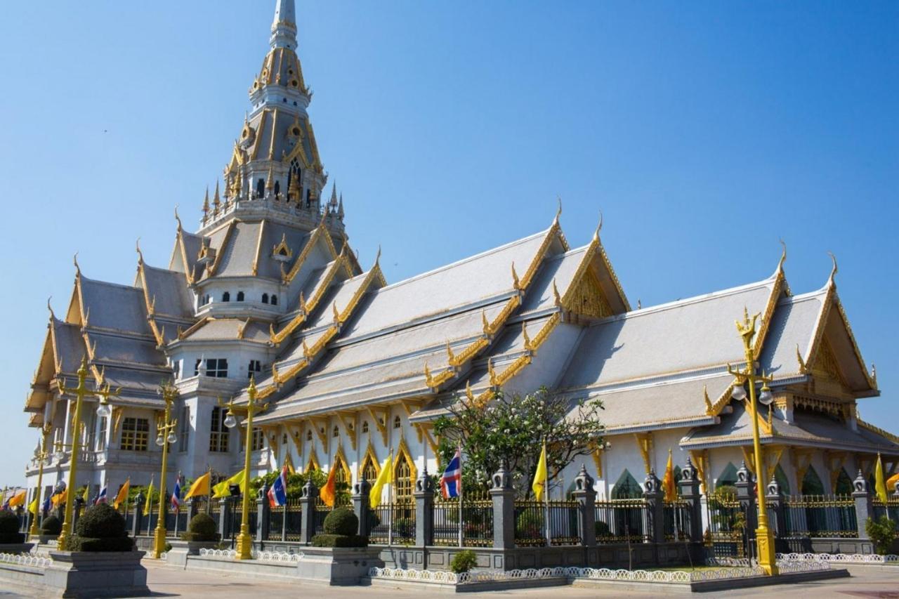 Hotel Pha Mansion Chachoengsao Esterno foto