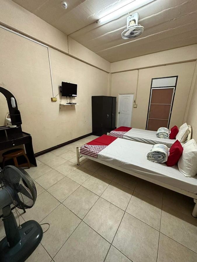 Hotel Pha Mansion Chachoengsao Esterno foto